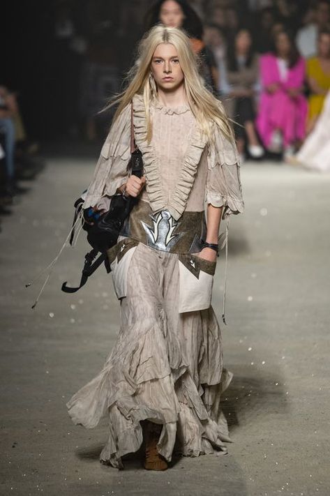 Mad Max Fashion, Mad Max Costume, Fashion Week Hair, Mode Editorials, Coach Fashion, Max Fashion, Apocalyptic Fashion, Artsy Style, Coach 1941