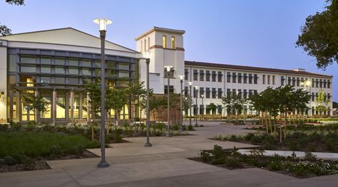 Old Mansion Exterior, School Lighting, High School Campus, Campus Aesthetic, Boarding School Aesthetic, White Farmhouse Exterior, Private High School, School Building Design, Mansion Exterior