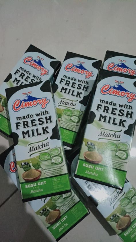 Cimory Matcha, Pap Matcha, Thai Snacks, Food Business Ideas, Coffee Dessert, Fresh Milk, Kawaii Food, Snap Food, Interesting Food Recipes