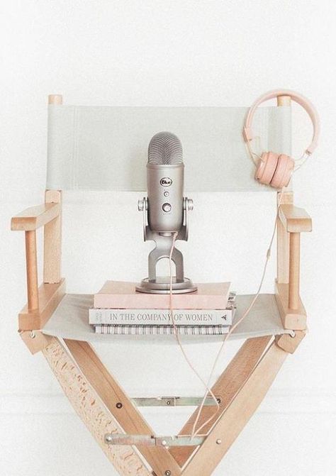 Podcast Photoshoot, Podcast Setup, Podcast Branding, Jenna Kutcher, Podcast Ideas, Podcast Tips, Start A Podcast, Podcast Studio, Goal Digger