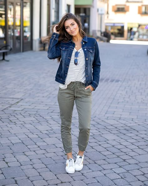 Mode Casual, Green Pants, Casual Work Outfits, Mom Outfits, Casual Fall Outfits, Business Casual Outfits, Outfits Casuales, Look Fashion, Spring Summer Fashion