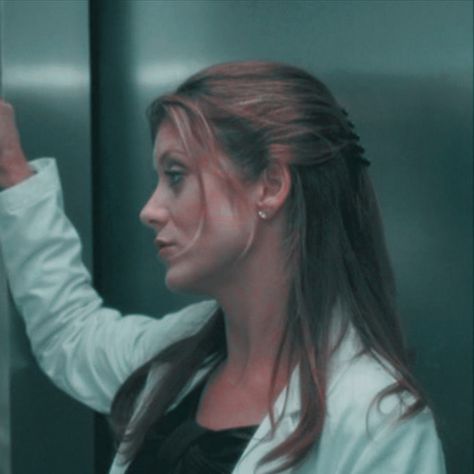 Addison Shepherd Hair, Addison Shepherd Aesthetic, Kate Walsh Aesthetic, Addison Montgomery Hair, Addison Montgomery Icons, Addison Montgomery Aesthetic, Addison Shepherd, Ellen Pompeo Patrick Dempsey, Anatomy Aesthetic