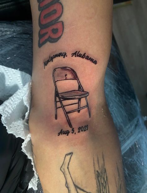 How a White Folding Chair Became a Symbol of Resistance - The New York Times Chair Tattoo, White Folding Chairs, One Tattoo, Power Of Social Media, Theatre Kid, First Tattoo, Folding Chair, The Conjuring, New Tattoos