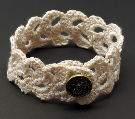 Lace Double Scallop Trim Bracelet Crochet Bracelet Pattern, Crochet Bracelets, Crochet Jewlery, Crocheted Jewelry, Lace Bracelet, Crochet Jewellery, Crochet Youtube, Crochet Simple, Crochet Bracelet