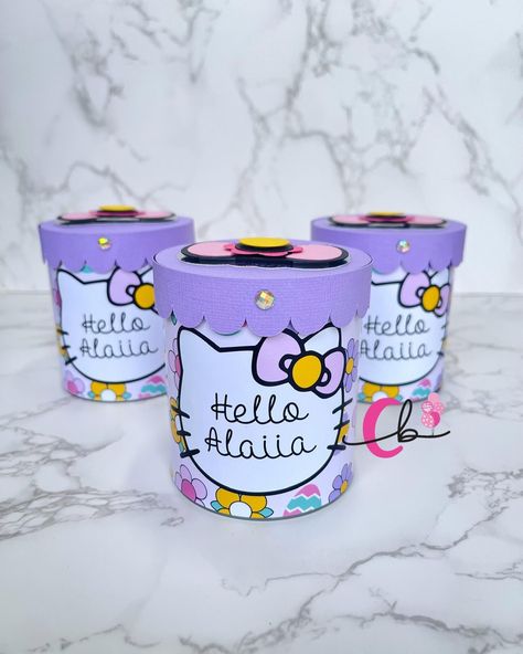 Hello Kitty Easter Birthday 🐣🐰 💕 • Gable Boxes • Pringles SWIPE ➡️ Order now in WhatsApp, DM or Etsy (link in bio) Cumpleaños Hello Kitty de Pascua 🐣🐰💕 • Cajas para dulces estilo lonchera • Pringles DESLIZA ➡️ Ordena ahora en Whatsapp, DM o Etsy (enlaces en mi biografía) • • • • • • • • • • #fyp #foryou #foryoupage #hellokitty #parati #princess #princesslove #queen #caketopper #3dletter #birthdaygirl #birthdayparty #birthdaydecorations #birthdaycake #birthdaycakeideas #birthdaywishes... Hello Kitty Easter, Easter Birthday, Gable Boxes, 3d Letters, Birthday Wishes, Birthday Decorations, Order Now, Girl Birthday, Cake Toppers