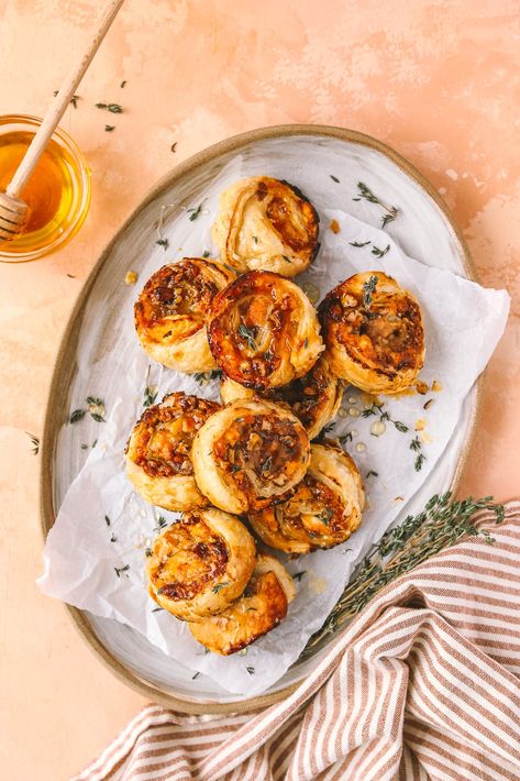 Apricot Jam and Goat Cheese Puff Pastry Pinwheels Goat Cheese Pinwheels, Goat Cheese Puff Pastry, Pastry Pinwheels, Puff Pastry Pinwheels, Goat Cheese Appetizer, Puff Pastry Appetizers, Cheese Pinwheels, Creamy Goat Cheese, Pastry Appetizer