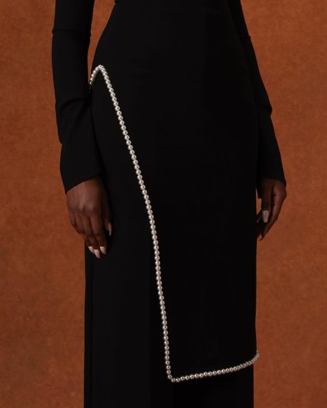 The Kalwar Top, whether you wear it with a skirt or tailored trousers, you are bound to look as elegant as ever. Shop now - www.khanums.co Auntie Vibes, Trouser Skirt, Modest Dresses Fashion, 2piece Outfits, Tailored Skirt, Trouser Suit, African Maxi Dresses, Hijabi Fashion Casual, Business Idea