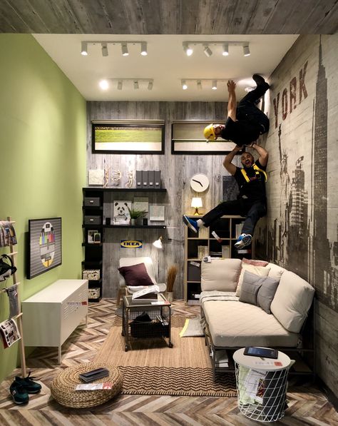 Upside down room design for ikea Upside Down Room, Selfie Station, Borrowed Time, Hanging Upside Down, Fun Places To Go, Art Installations, Photo Photo, Celebrity Art, Window Display