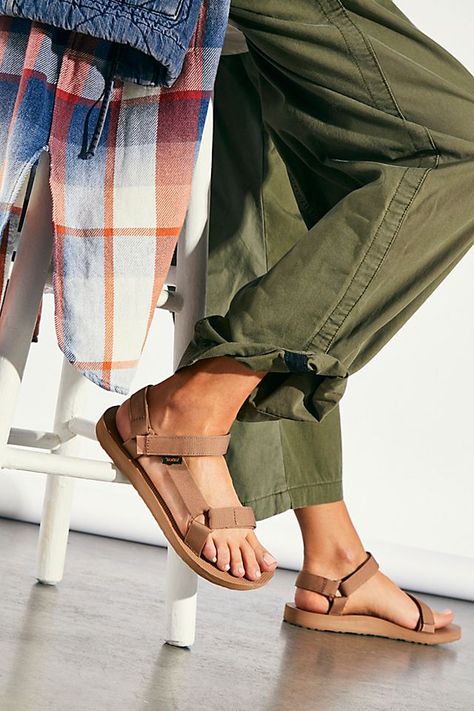 Tan Teva Sandals Outfit, Teva Sandals Outfit Summer, Tevas Outfit, Teva Outfit, Tevas Sandals, Teva Sandals Outfit, Teva Sandal, Sandals Outfit Summer, Teva Original Universal