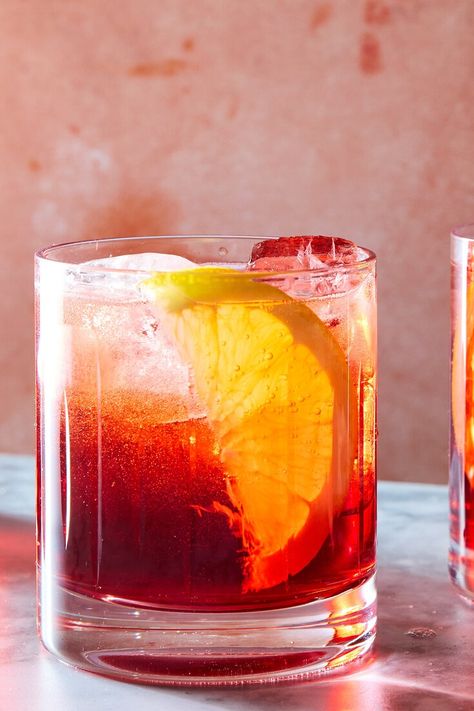 Best Summer Cocktail Recipes Strawberry Peach Sangria, Gin And Soda, Watermelon Cooler, Best Summer Cocktails, Rose Sangria, Peach Sangria, Watermelon Margarita, Frozen Margaritas, Recipe Cover