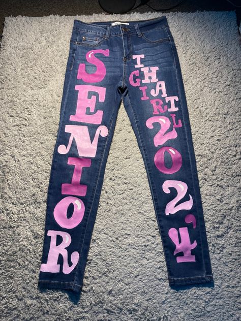 ig: deonaanyree Homecoming Pants Ideas, Senior Homecoming Jeans, Graduation Pants, Senior Jeans Ideas High Schools, Homecoming Jeans Ideas, Homecoming Pants, Senior Painted Jeans, Senior Year Planning, Senior Year Diy