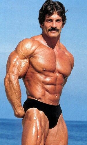 Mike Mentzer Ray Mentzer, Famous Bodybuilders, Mike Mentzer, Old Bodybuilder, Beach Bod, Bodybuilding Pictures, Body Builders, Bodybuilding Nutrition, Nutrition Sportive