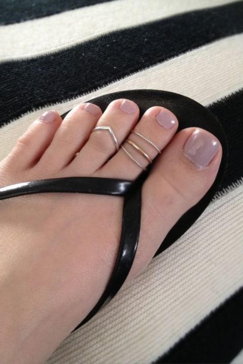 Nails Black Tips, Toe Ring Designs, Black Tips, Silver Toe Rings, Cute Toes, Gold Diamond Wedding Band, Jewelry Diamonds, Nails Black, Morganite Engagement Ring