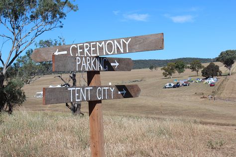 Directional Wedding Signs, Paddock Wedding Ceremony, Paddock Wedding, Prairie Wedding, Directional Signage, White Wedding Theme, Wedding Goals, Wedding Signage, Outdoor Ceremony