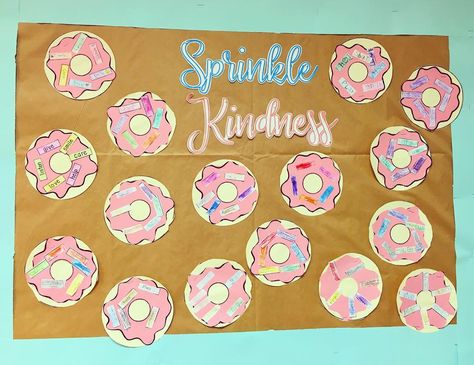 Sprinkle Kindness bulletin board! Cute craftivity from @smittenwithfirst!! Kindness Is Sweet Bulletin Board, Sprinkle Kindness Bulletin Board, Sprinkle Kindness Donut Craft, Sweet Bulletin Board Ideas, Donut Bulletin Board Ideas, Donut Bulletin Board, World Kindness Day Activities Kids, Candy Theme Classroom, Food Bulletin Boards