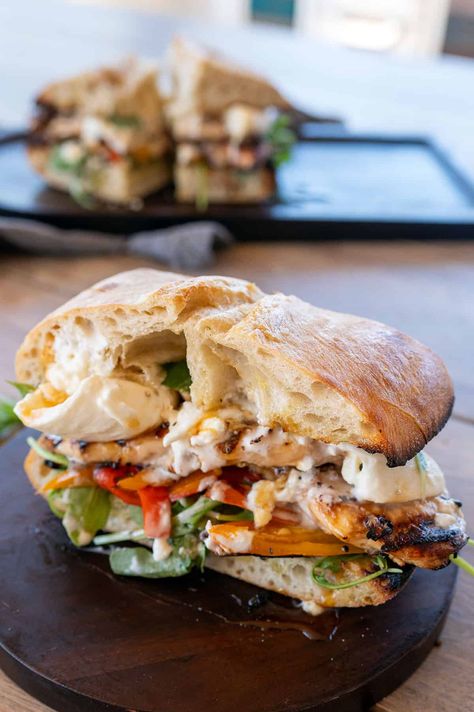 Looking for a grilled chicken sandwich that is totally cravable? Look no further. This is topped with burrata cheese and sweet grilled peppers Chicken Burrata, Burrata Sandwich, Sandwich Recipes Dinner, Smoked Chicken Thighs, Grilled Chicken Sandwich Recipes, Sweet Pepper Recipes, Ninja Grill, Grilled Chicken Sandwich, Beef Lettuce Wraps