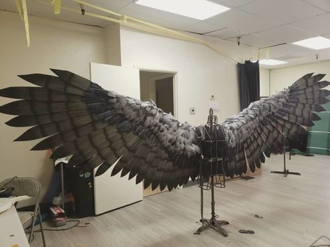 13 Things I Found on the Internet Today (Vol. CCCXLVI) mechanical wings Cosplay Dragon Tail, Justin Gossman, Winged People, Cosplay Idea, Cosplay Wings, He Is The One, Diy Wings, Origami Diagrams, Wings Drawing