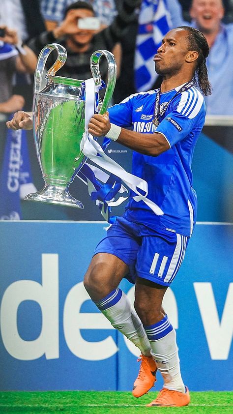 Drogba Wallpaper, Didier Drogba, Mason Mount, Best Football Players, Chelsea Football Club, Chelsea Football, Soccer Pictures, Chelsea Fc, Football Club