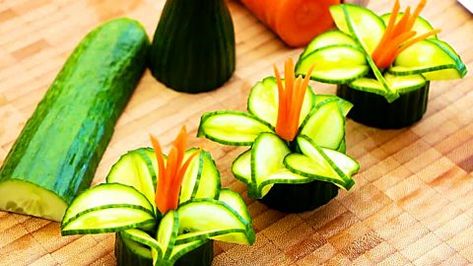 How To Make Cucumber Roses | DIY Joy Projects and Crafts Ideas Cucumber Flowers Garnish, Cucumber Art Vegetable Carving, Cucumber Decoration Food Art, Vegetable Garnishes Food Decorations, Cucumber Flower Garnish, Easy Halloween Food Art, Vegetable Roses, Fruit Catering, Cucumber Decoration