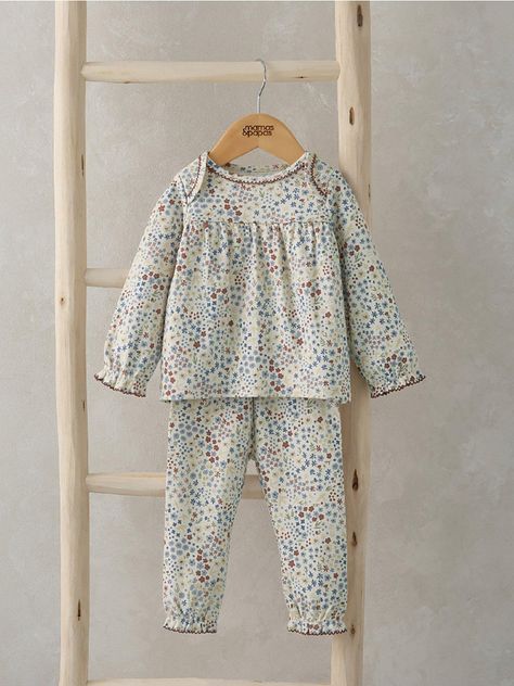 Mamas & papas baby girls ditsy flower pyjamas - multi ditsy floral print pyjamas. Top with peplum shape, elasticated