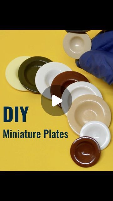 Clayziness® | Polymer Clay Artist on Instagram: "Watch how I sculpt Miniature Plates with Polymer Clay in an easy way! You will also find the whole Tutorial on my Youtube channel (Link in bio)✌🏼   ⠀⠀⠀⠀⠀⠀⠀⠀⠀⠀⠀⠀   ⠀⠀⠀⠀⠀⠀⠀⠀⠀⠀⠀⠀ Posted it as reel to see how it performs in comparison to normal posts. Sorry for the spam 😅⠀⠀⠀⠀⠀⠀⠀⠀⠀⠀⠀   ⠀⠀⠀⠀⠀⠀⠀⠀⠀⠀⠀⠀   ⠀⠀⠀⠀⠀⠀⠀⠀⠀⠀⠀⠀   ⠀⠀⠀⠀⠀⠀⠀⠀⠀⠀⠀⠀ ⠀⠀⠀⠀⠀⠀⠀⠀⠀⠀⠀⠀⠀⠀⠀⠀⠀⠀⠀⠀⠀⠀⠀⠀ #clayziness #arttutorial #claytutorial #instareel #tutorial #diy #tutorials #dollhouse #howtosculpt #artistsoninstagram #sculpting #miniature #clayfood #dollhouseminiatures #polymerclaycreations #realisticart #reels #artvideo #artstagram #originalart  #foodart #escultor #tablewares #easytutorial #diytutorial" Miniature Clay Plates, Clay Plate Tutorial, Miniature Plates Diy, Clay Miniatures Diy Tutorials, Polymer Clay Plate, Polymer Clay Miniatures Tutorials, Miniature Food Tutorials, Easy Polymer Clay, Miniature Plates