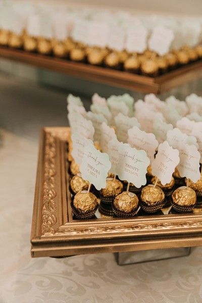 Ferrero Rocher Wedding, Top Wedding Trends, Cheap Favors, Elegant Wedding Favors, Wedding Favors Cheap, בר מצווה, Wedding Tags, Wedding Gifts For Guests, 50th Wedding Anniversary