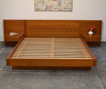 Danish Teak Platform Bed, Queen Size - SOLD — Vintage Modern Maine Queen Size Bed Frame Wood, Teak Bed Designs, Wood Bed Design Modern, Teak Wood Bed Design, Queen Size Bed Designs, Simple Bed Design, Long Headboard, Teak Wood Bed, Diy House Bed