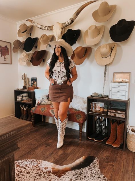 Shop recommended products from Brianna Purvis on www.amazon.com. Learn more about Brianna Purvis's favorite products. Western Cowgirls, Found On Amazon, Favorite Products, Top Pick, Western Wear, Western Fashion, My Style, Hats, Outfit Inspo