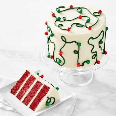 Christmas Lights Cake, Golden Butter Cake, Reindeer Cake, Reindeer Cakes, Vanilla Cream Cheese Frosting, Christmas Food Treats, Cake Christmas, Christmas Cake Designs, Light Cakes