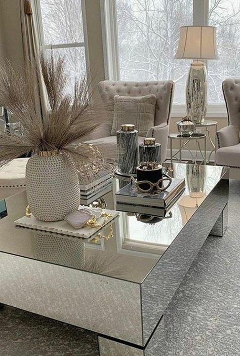 Mirror Coffee Table, Center Table Decor, Glam Living Room Decor, Decor Mirror, Glam Living Room, Table Decor Living Room, Living Room Decor Inspiration, Luxury Living Room Design, Decor Home Living Room