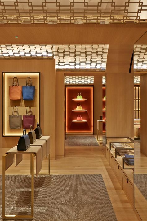 MOYNAT LONDON | CURIOSITY Desain Pantry, Interior Design Work, Box Houses, Shop Window Design, Display Furniture, Retail Store Design, Boutique Interior, Retail Interior, Store Design Interior