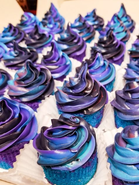 Galaxy Cupcakes, Star Wars Cupcakes, Rose Gold Wedding Cakes, Laser Tag Birthday, Galaxy Cake, Birthday Ideas For Her, Birthday Party Design, Mothers Day Cake, Purple Birthday