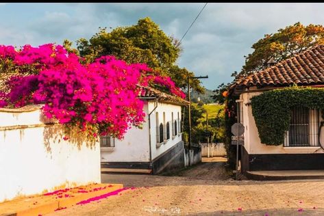 La Calle de los enamorados Coban, Guatemala. Coban, Guatemala