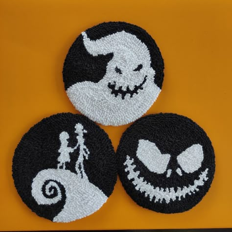 Nightmare Before Christmas Coasters, Scream Punch Needle, Nightmare Before Christmas Rug, Halloween Needle Punch, Mug Rugs Punch Needle, Needle Punch Coasters, Punch Needle Patterns Christmas, Punch Needle Disney, Punch Needle Coaster Patterns