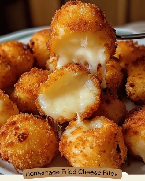 Homemade Fried Cheese Bites - wikemy Fried Cheddar Cheese Cubes, Cheddar Cheese Bites, Air Fryer Fried Cheese, Cheese Bites Air Fryer, Cheese Crispies, Fried Cheese Balls, Fried Cheese Bites, Chicken Biscuit Casserole, Mac N Cheese Bites