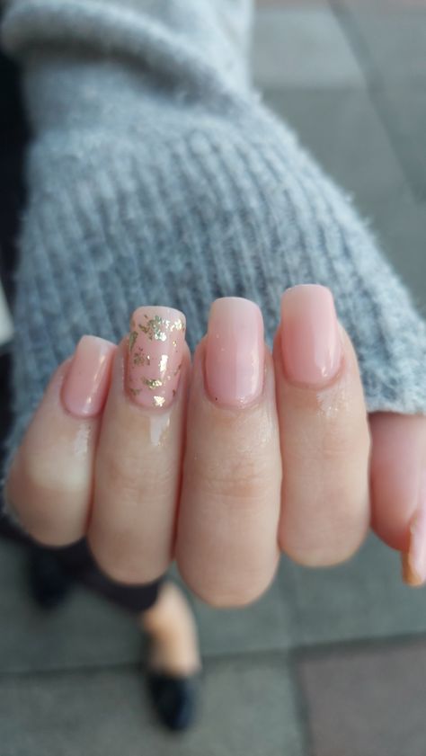 Foil Flakes Nail Art, Nails With Foil, Leaf Nails, Natural Gel Nails, Gel Nail Colors, Nail Art Designs Videos, Foil Nails, Dipped Nails, Gold Flakes