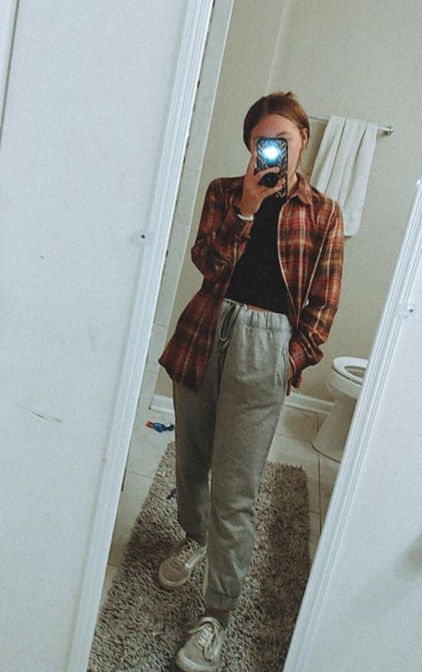 Sweatpants And Flannel Outfit, Flannel With Sweatpants, Flannel And Sweatpants Outfit, Sweats And Flannel Outfits, Sweatpants And Flannel, Flannel Fall Outfits, Red Flannel Outfit, Outfit With Flannel, Flannel Shirt Outfit