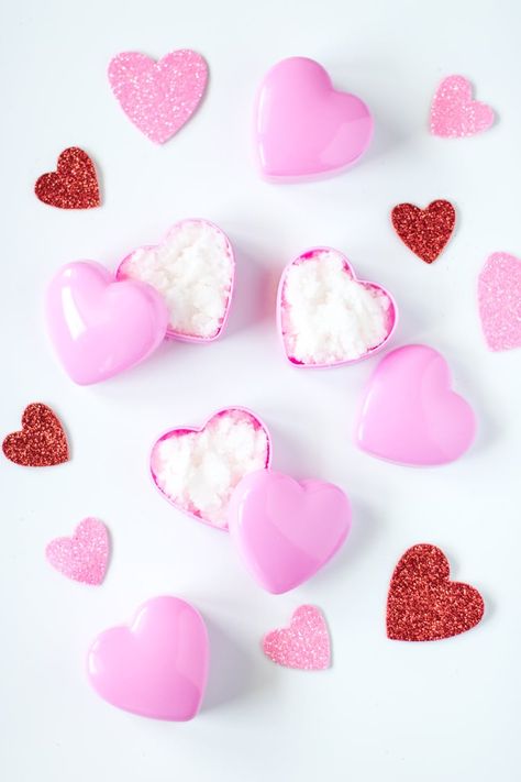 Get kissable soft lips with this easy 3 ingredient Valentine Lip Scrub Recipe! Easy to make, delicious to use and gift it in a cute heart container! #diybeauty #beauty #valentine #lipscrub Cranberry Sugar Scrub, Heart Container, Snowflake Sugar, Diy Sugar Scrub, Coconut Sugar Scrub, Diy Sugar Scrub Recipe, Peppermint Sugar Scrubs, Lip Scrub Recipe, Sugar Scrub Homemade