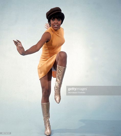 Lola Falana in 1967. Black Style Icons, Lola Falana, 60s Fashion Trends, Vintage Black Glamour, Sixties Fashion, Look Retro, Mod Fashion, Style Noir, 1960s Fashion