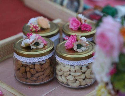 Decoration Of Dry Fruits Tray, Jar Packing Ideas, Dryfruit Tray Decoration Ideas, Dry Fruits Packing Ideas Gift In Jars, Dry Fruit Gift Packing Ideas, Packing Trays Wedding, Dryfruit Hampers Ideas, Dryfruits Packing Ideas For Wedding, Dry Fruits Packing Ideas Gift In Tray