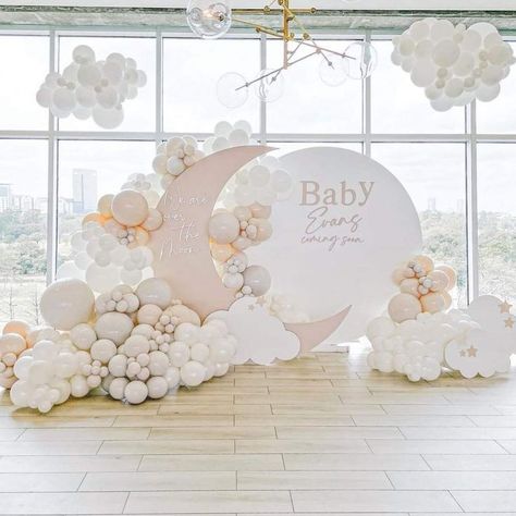 Cloud Theme Baby Shower Ideas, Moon Baby Shower Theme, Cloud Baby Shower Theme, Theme Baby Shower Ideas, Moon Stars Baby Shower, Star Baby Shower Theme, Cloud Theme, Classy Baby Shower, Twinkle Twinkle Baby Shower