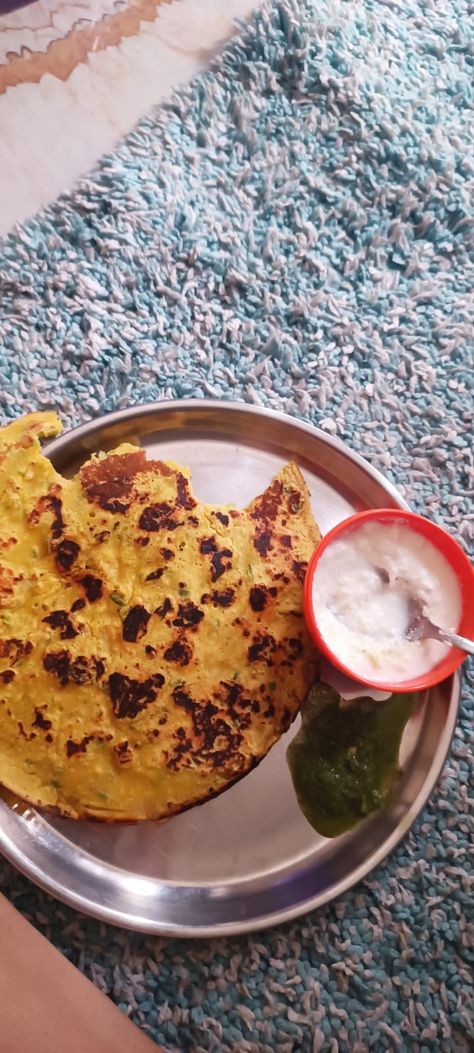 Besan ka chilla Besan Ka Chilla, Besan Chilla Recipe, Besan Chilla, Breakfast Snap, Morning Breakfast, Snap Food, Quick Saves