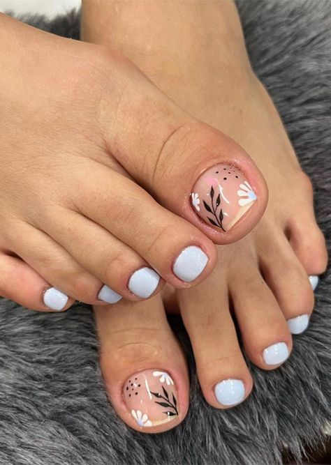 pedicure ideas, pedicures, pedicures 2022, toe nail polish, cute toe nail colors for light skin, cute toe nail colors, toe nail design, toe nail colors 2022, toe nail colors summer 2022, best nail polish color for toes, toe nail polish that goes with everything, cute toe nails Cute Summer Pedicure, Toenails Polish, Summer Toenails, Pedicure Design, Easy Toe Nail Designs, Simple Toe Nails, Feet Nail Design, Pedicure Nail Designs, Pedicure Ideas