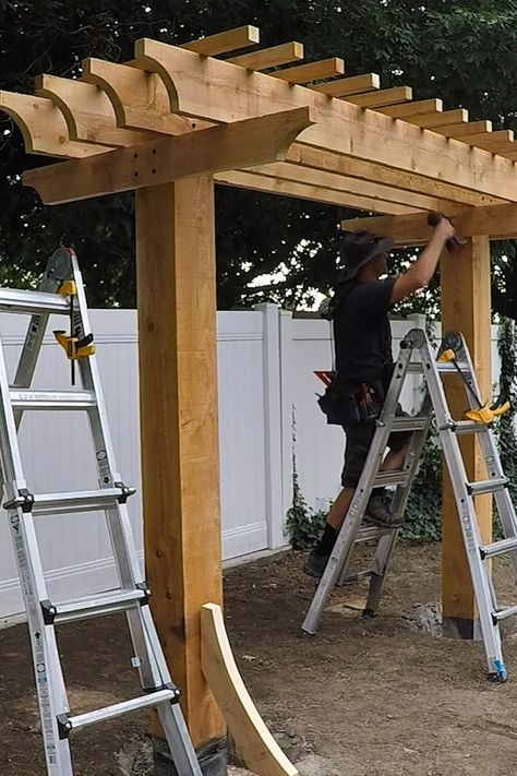 DIY Arbor Swing: Lattice Purlins & Beam Supports (Part 2) | Remodelaholic Rustic Arbors And Pergolas, Arbor Plans How To Build, Japanese Arbor Ideas, Single Post Pergola, How To Build A Grape Arbor, Fence Arbor Ideas, Small Yard Pergola Ideas, Wood Arbor With Gate, Deck With Arbor