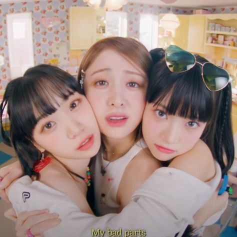 Yunjin And Chaewon Couple Dp, Eunchae Chaewon Yunjin, Yunjin Chaewon Eunchae, Photo Sequence, Good Bones, Blue Flames, Music History, Enjoy Life, Seventeen