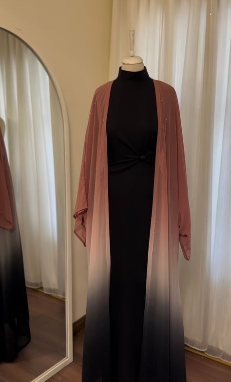 Abaya Ideas, Abaya Collection, Modest Dresses Fashion, Modest Fashion Hijab, Stylish Short Dresses, Pakistani Fancy Dresses, Mode Abaya, Modest Dresses Casual, Modesty Fashion