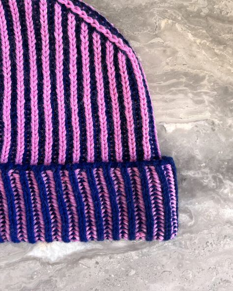 Brioche Ribbed Hat Knitting Pattern - Originally Lovely Pullover Sweater Knitting Pattern, Brioche Knitting Patterns, Beanie Pattern Free, Beanie Knitting Patterns Free, Ribbed Hat, Knit Beanie Pattern, Brioche Knitting, Brioche Stitch, Hat Patterns Free