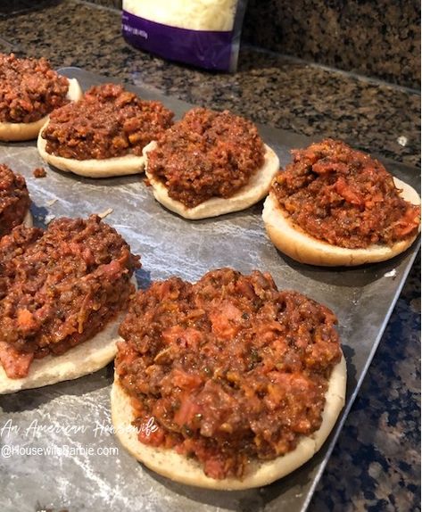 Pizza Burgers Recipe Hamburger Buns, Homemade Pizza Burgers, Pizza Burgers With Spam, Open Faced Pizza Burgers, School Pizza Burgers Recipe, Pizza Burger Recipe, Stovetop Pizza, Pizza Burgers Recipe, Old School Pizza