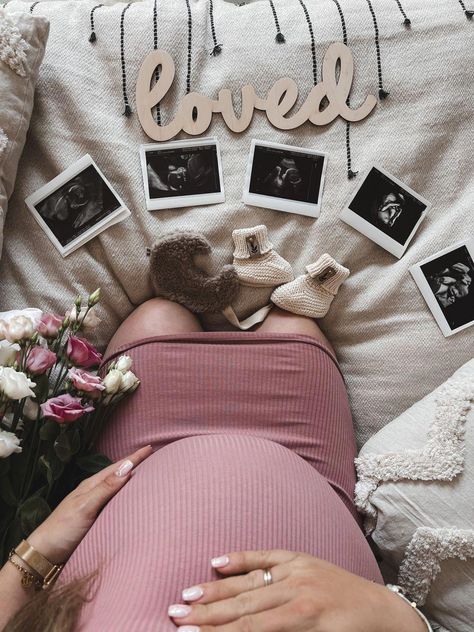 Beautiful Pregnancy Photos, Diy Maternity Photos, Pregnancy Announcement Pictures, Baby Bump Pictures, Pregnant With A Girl, Baby Announcement Photoshoot, Pregnancy Belly Photos, Maternity Photography Poses Couple, Maternity Photography Poses Pregnancy Pics