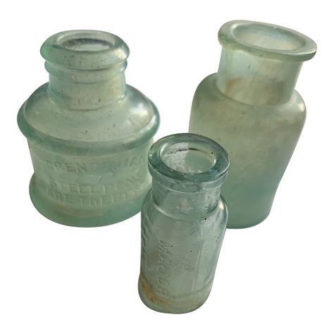 Antique Late 19th Century green glass bottles Antique Apothecary Jars, Sea Glass Bottles, Glass Soda Bottles, Antique Wine Bottles, Thick Lips, Vintage Soda Bottles, Vintage Soda, Bottle Collection, Blue Glass Bottles